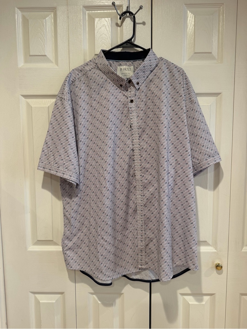 Short-Sleeve Button-Down Shirt in Light Blue Pattern